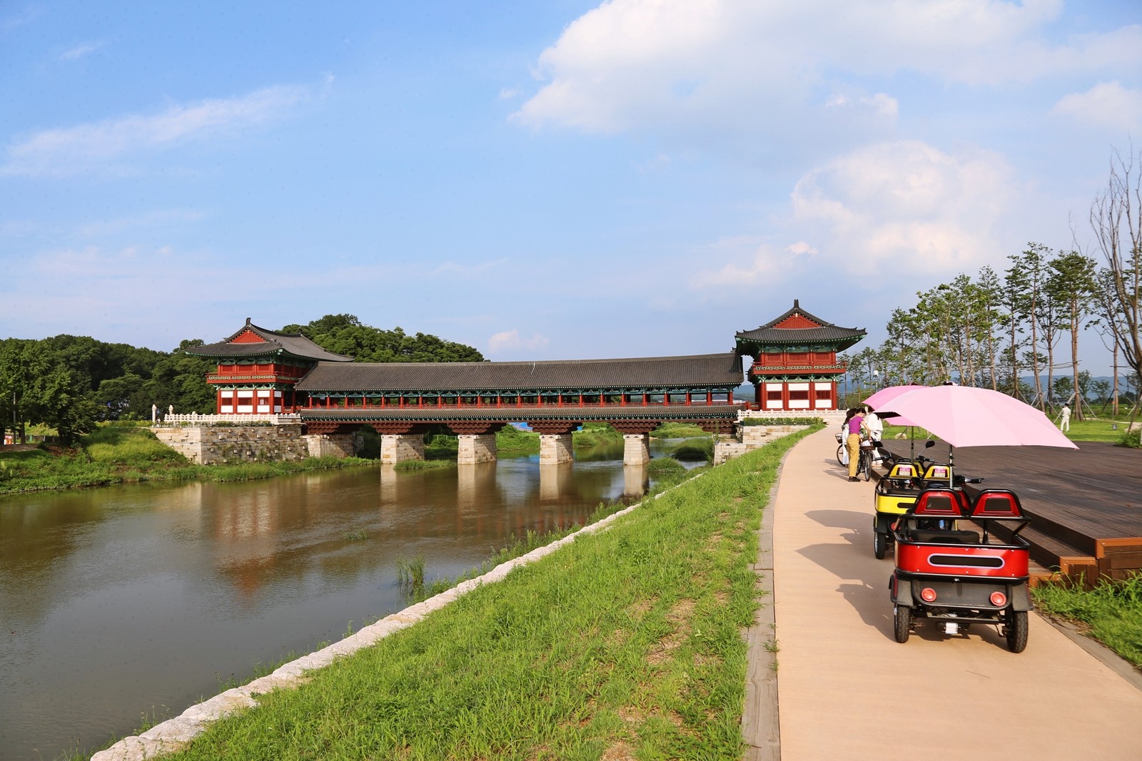 경주 월정교 낮 전경